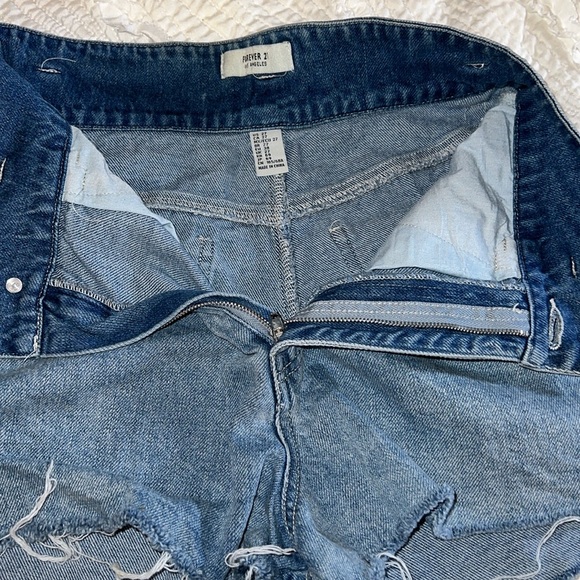 Forever 21 denim shorts size 27 in EUC. - Picture 11 of 14